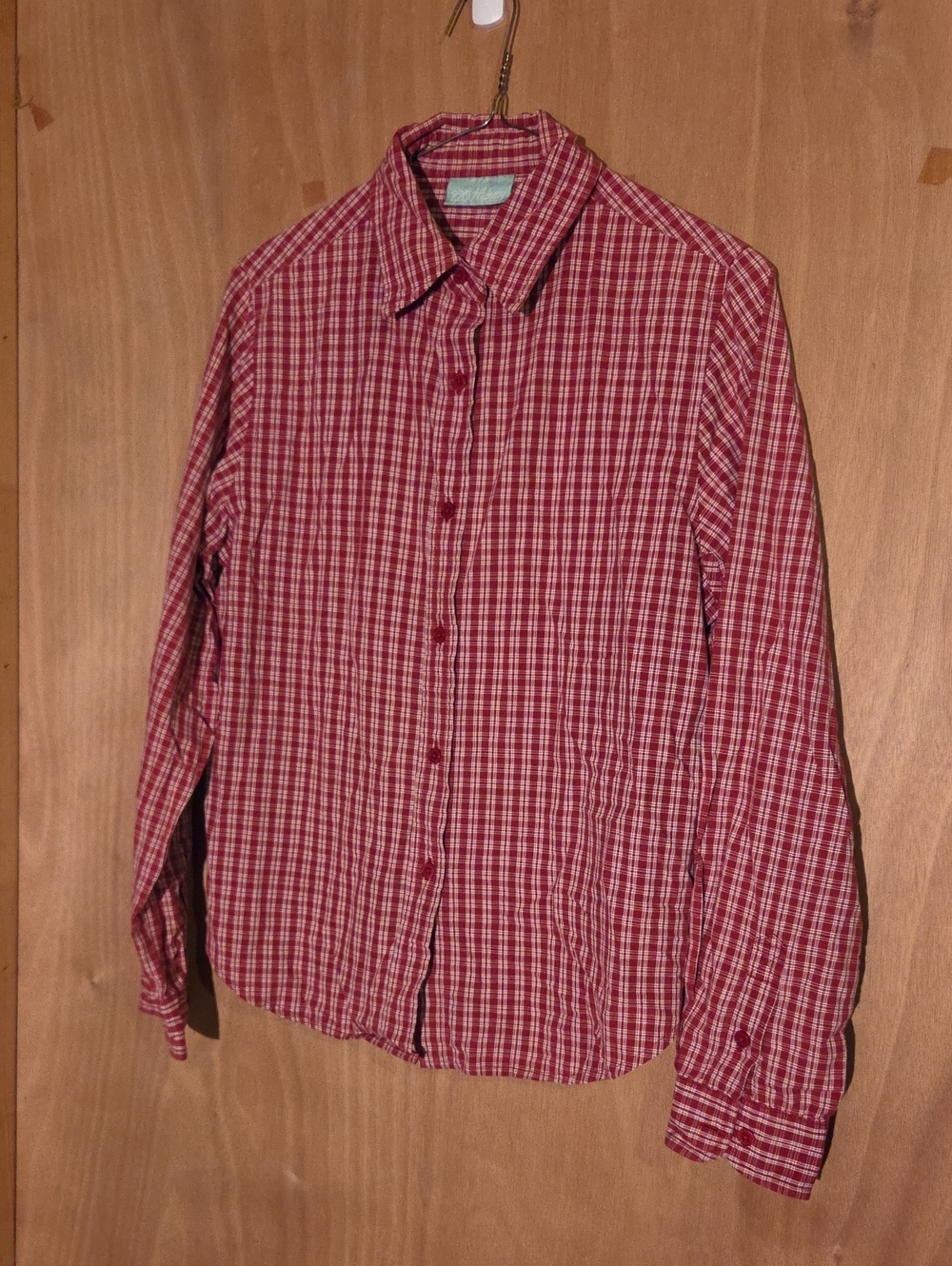 Women's Red Plaid Button-Down Shirt - Classic Collared Style